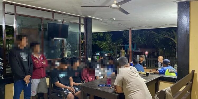 8 Remaja Diamankan Polsek Bontang Utara di Loktuan, Satu Orang Kedapatan Kantongi Sajam dan Terancam Dipenjara