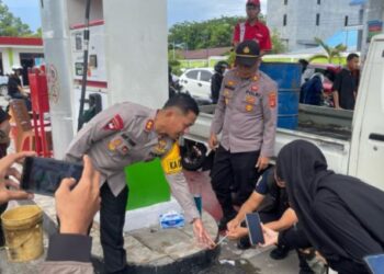 Polres Bontang tengah melakukan sidak ke SPBU Tanjung Laut Bontang Selatan.
