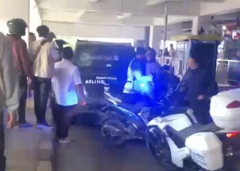 Viral Petugas Satlantas Polres Bontang Hantam Kaca Mobil Pickup, Diduga Supir Ugal-ugalan