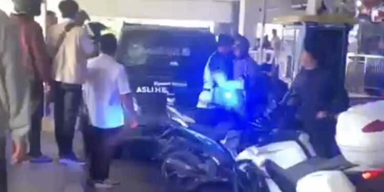 Viral Petugas Satlantas Polres Bontang Hantam Kaca Mobil Pickup, Diduga Supir Ugal-ugalan