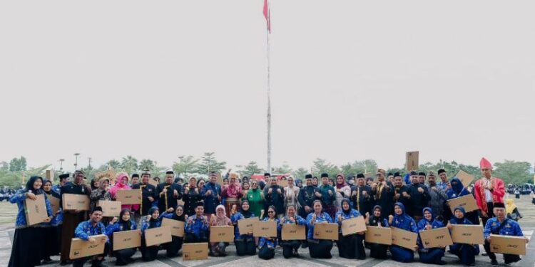 Disdikbud Bontang Realisasikan Program ‘Satu Guru, Satu Laptop’