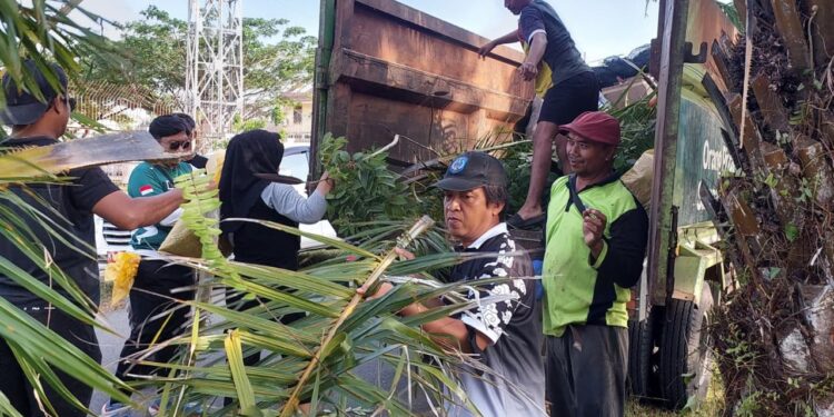 Jelang Peringatan HUT ke-81 RI, Dispopar-Ekraf Bontang Mulai Lakukan Pembersihan di Lokasi Upacara