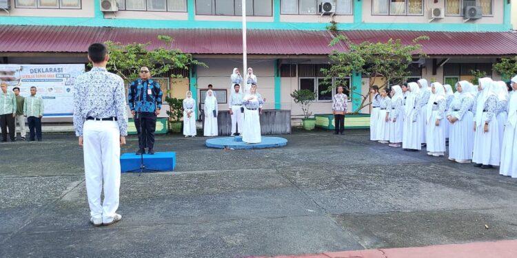 Pimpin Apel di SMA YPK, Dispopar-Ekraf Bontang Dorong Pelajar Utamakan Prestasi Akademik dan Nonakademik